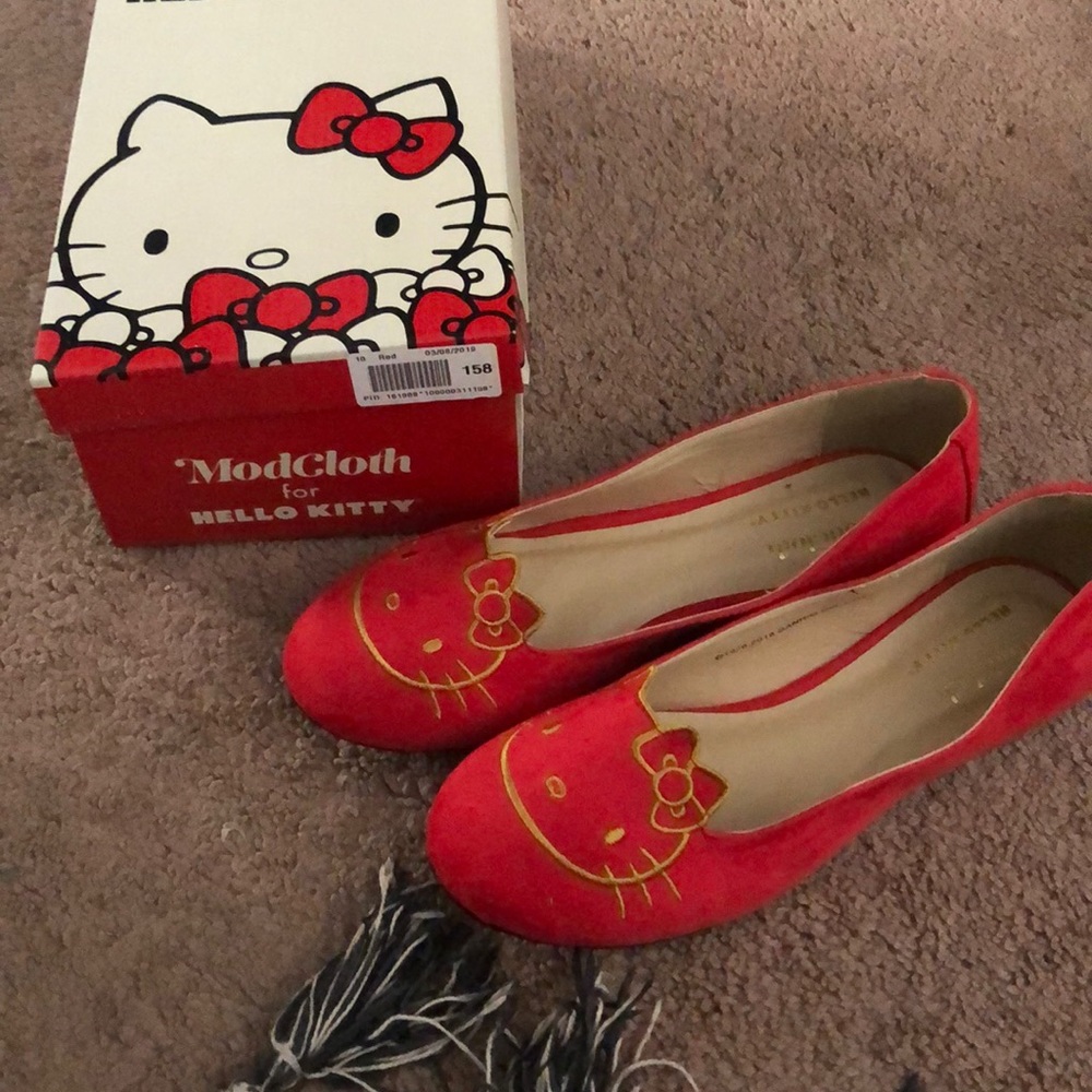 Red hello Hello Kitty flats